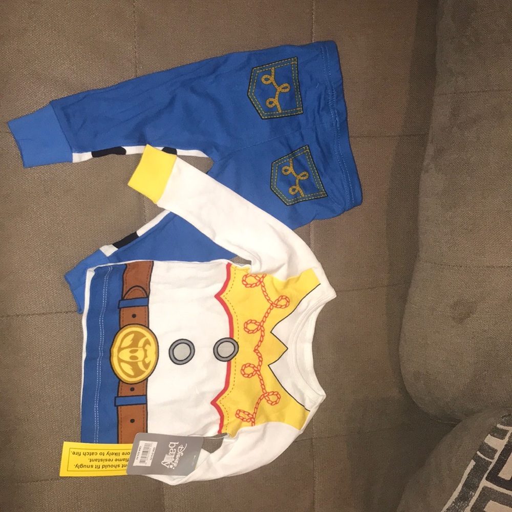 Jessie pajamas set - Picture 2 of 3